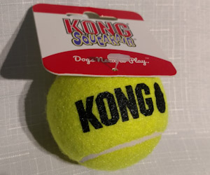 KONG Squeakair Tennis Ball